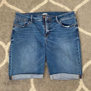 Old Navy Mid-Rise Wow Jean Shorts for Women -- 9-inch inseam